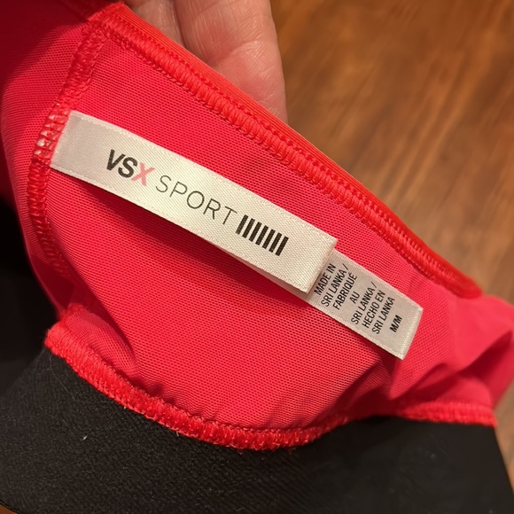 Victoria Secret VSX Sport Bra- no padding Size M - Picture 3 of 5